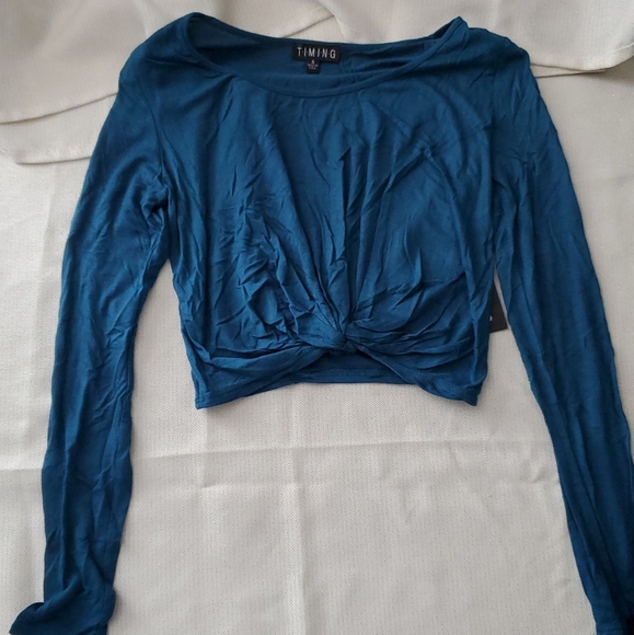 Shorts/Tops - Picture 5 of 8